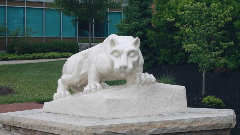 The Penn State 杜波依斯 Lion Shrine